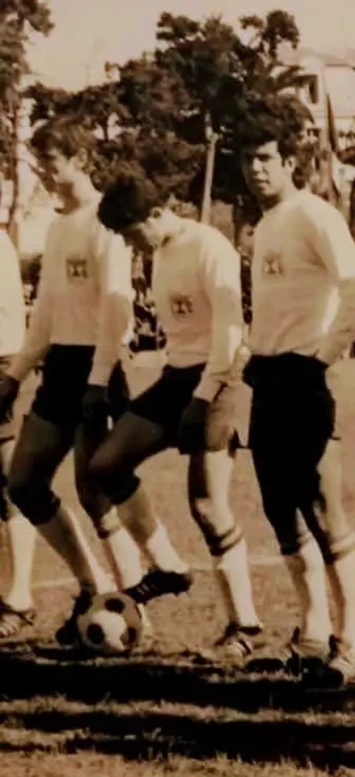 אלי בכר, כדורגלן עבר