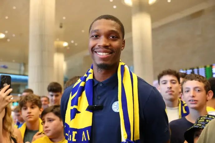 לוני ווקר שחקן מכבי תל אביב