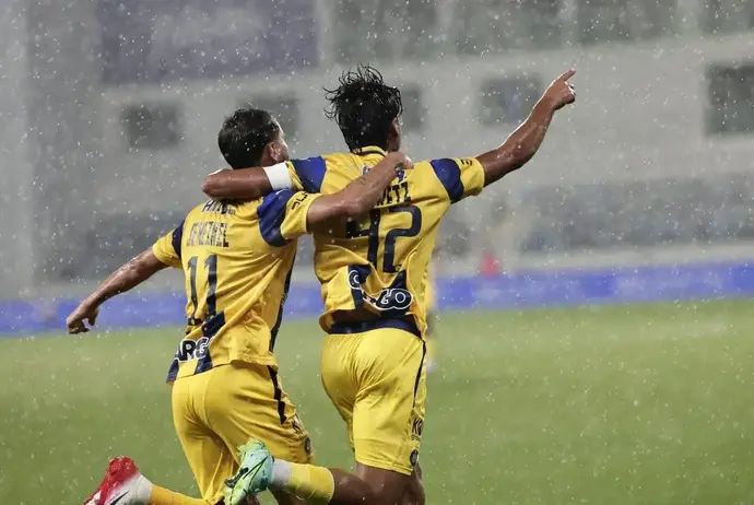 דור פרץ חוגג עם שגיב יחזקאל, מכבי תל אביב