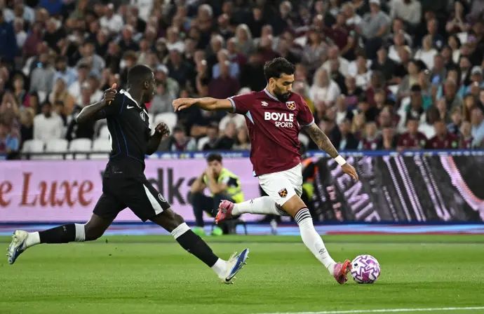 לוקאס פאקטה שחקן ווסטהאם מבקיע נגד צ'לסי