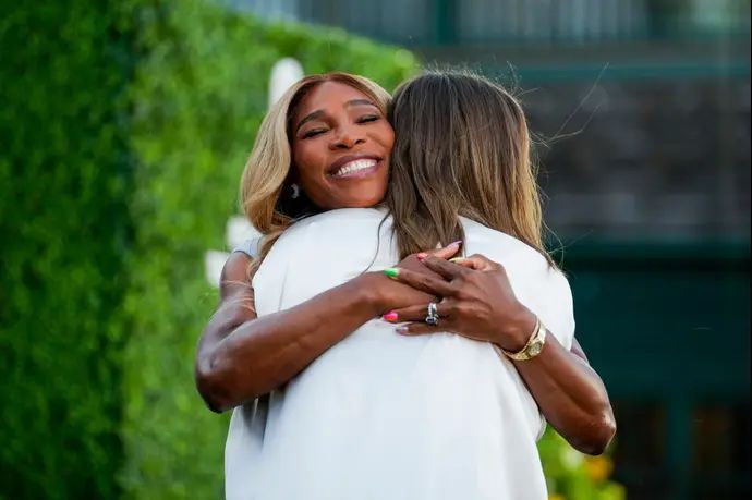 סרינה וויליאמס מכניסה את מריה שראפובה להיכל התהילה של הטניס