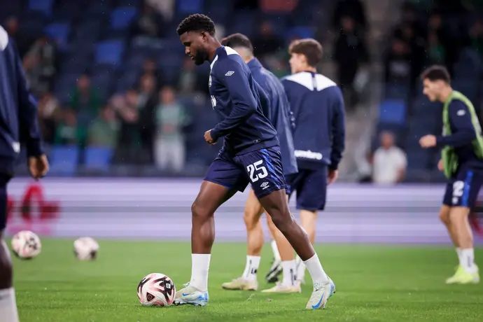 לוקאס ונטורה שחקן הפועל באר שבע בחימום