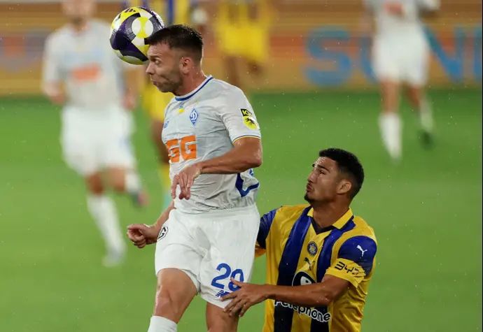 שחקן דינמו קייב, אולכסנדר קרבאייב, לפני שחקן מכבי תל אביב אלעד מדמון