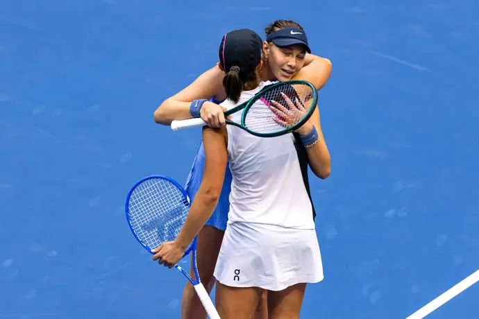 הטניסאית האמריקאית אמנדה אניסימובה אחרי הניצחון על שבינוטק בארה"ב