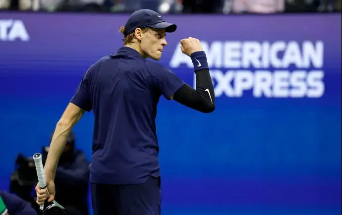 הטניסאי האיטלקי יאניק סינר