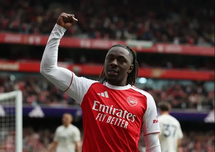 שחקן ארסנל אברצ'י אזה