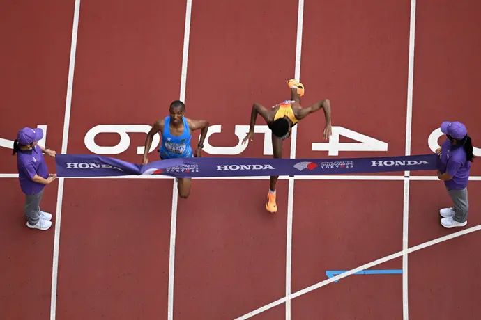 רץ המרתון הטנזני אלפונס פליקס סימבו