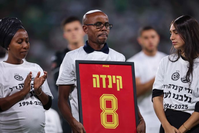 משפחתו של גדי קינדה בטקס לזכרו