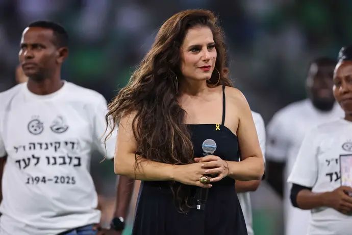 מירי מסיקה בטקס לזכרו של גדי קינדה