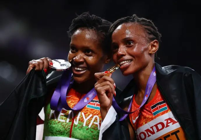 ביאטריס צ'בט (ימין), פיית' קיפייגון, ריצת 5,000 מטר, אליפות העולם באתלטיקה 2025