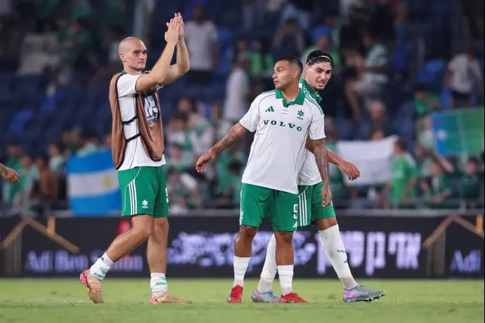 ליסב עיסאת, מתיאס נהואל, ג'ורג'ה יובאנוביץ' שחקני מכבי חיפה