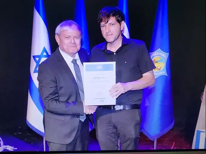 דוד ספיבק עם ראש העיר פתח תקוה רמי גרינברג