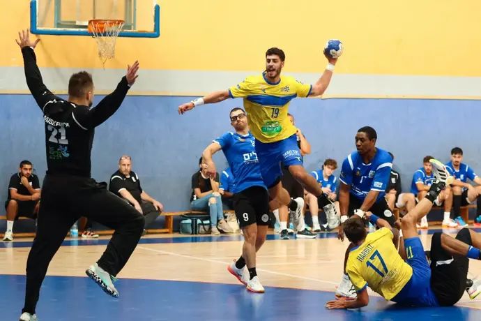 נועה סוסנה מוביל את מכבי תל אביב לניצחון בחולון