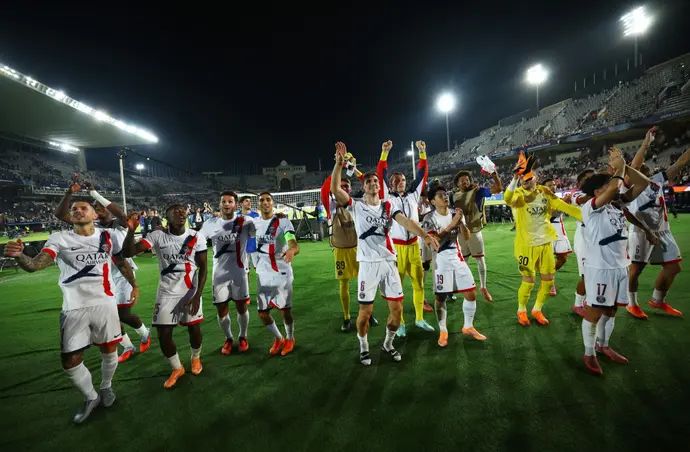 שחקני פריז סן ז'רמן חוגגים