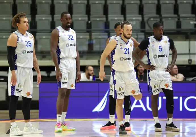 שחקני בני הרצליה