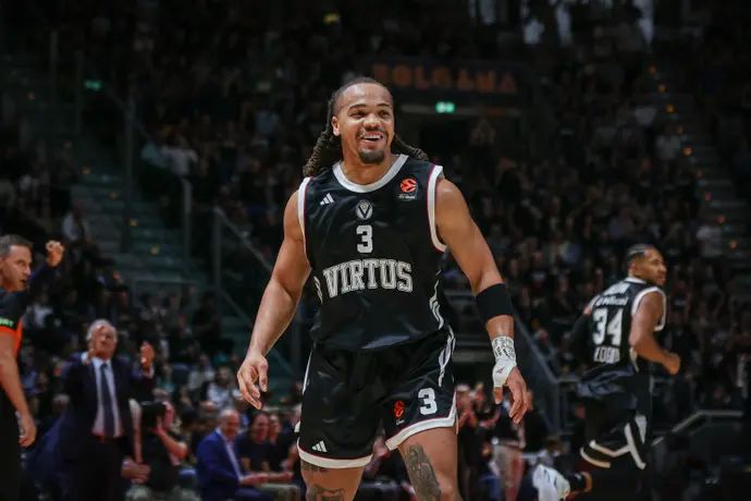 קארסן אדוארדס שחקן וירטוס בולוניה