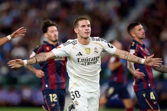 שחקן ריאל מדריד, פרנקו מסטנטואונו