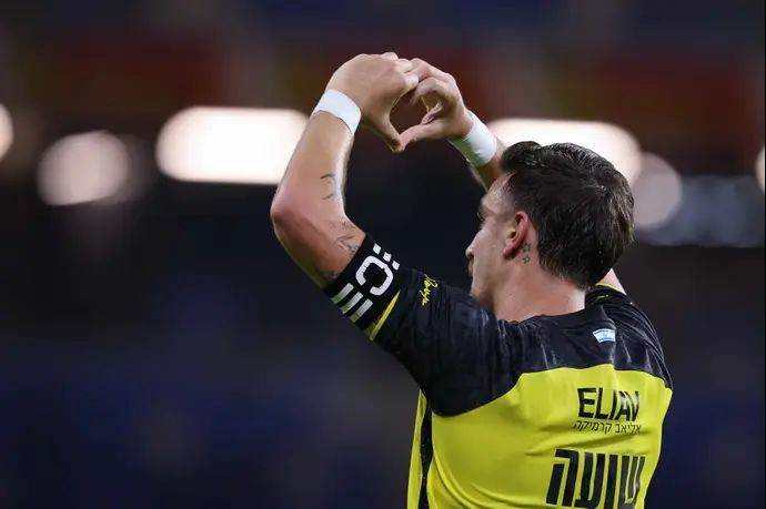 ירדן שועה חוגג שער לזכות בית"ר ירושלים