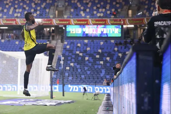 ג'ונבוסקו קאלו, בית