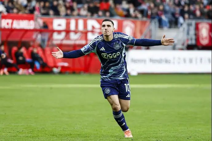 שחקן אייאקס, אוסקר גלוך