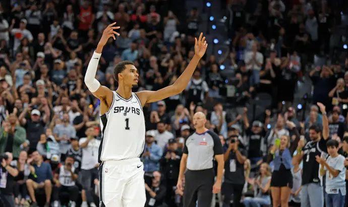 ויקטור וומבניאמה, סן אנטוניו ספרס