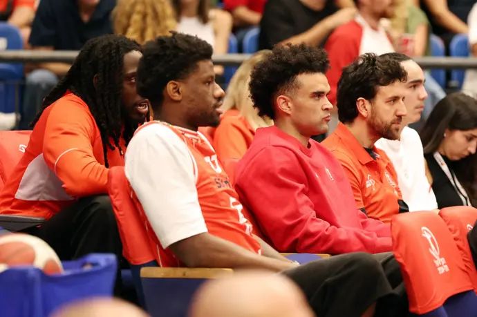 ואסילייה מיציץ', אלייז'ה בריאנט, ג'ונתן מוטלי, דן אוטורו הפועל תל אביב