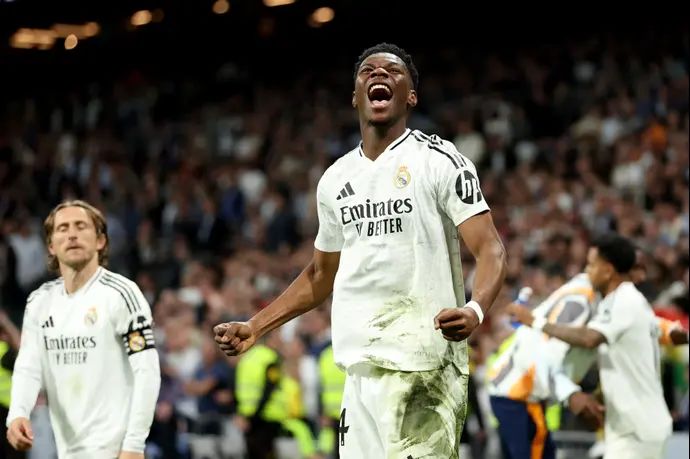 אורליאן טשואמני שחקן ריאל מדריד חוגג שער