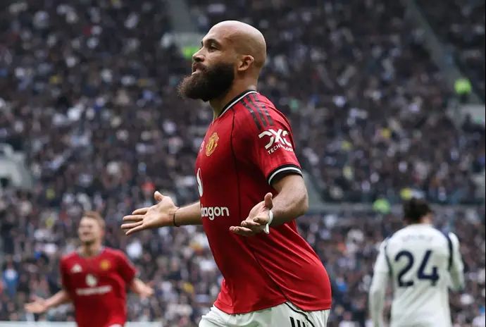 שחקן מנצ'סטר יונייטד, בריאן אמבומו