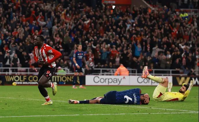 בריאן ברובי חוגג שער לזכות סנדרלנד מול ארסנל