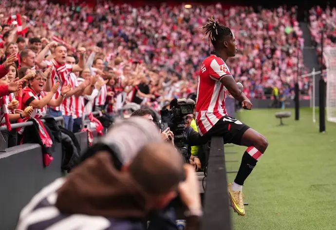 ניקו וויליאמס שחקן אתלטיק בילבאו חוגג שער