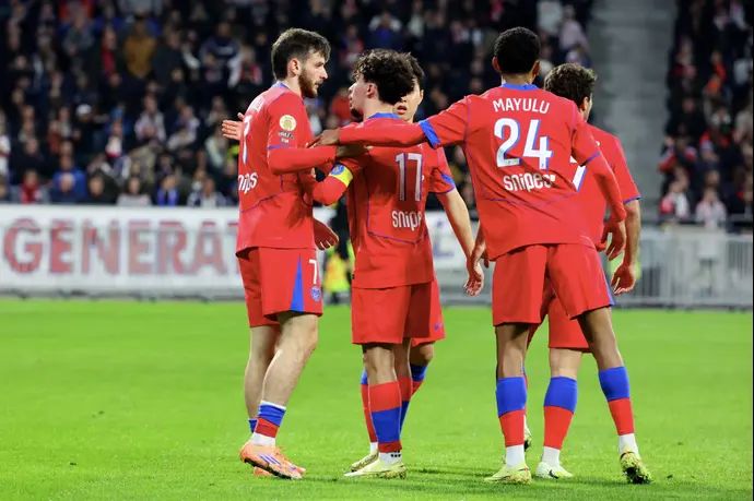 שחקני פריז סן ז'רמן חוגגים