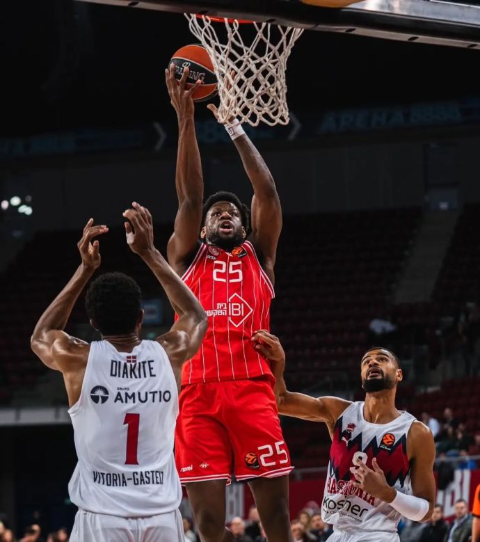 דן אוטורו, הפועל תל אביב