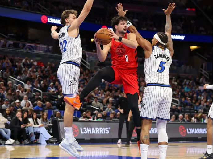 דני אבדיה בין שחקני אורלנדו