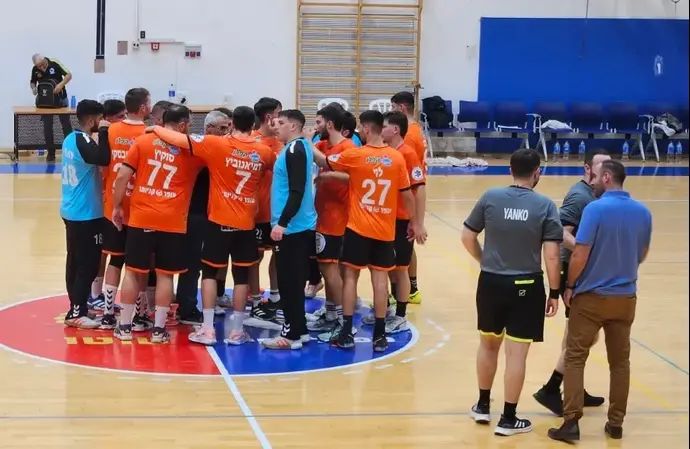 א.כ נס ציונה חוגגת