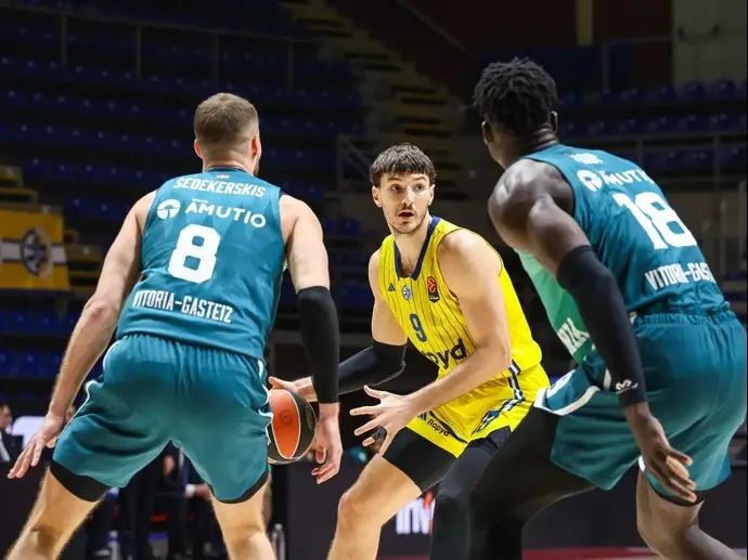 שחקן מכבי תל אביב, רומן סורקין