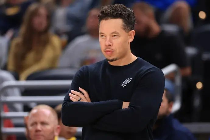 מיץ' ג'ונסון מאמן סן אנטוניו ספרס