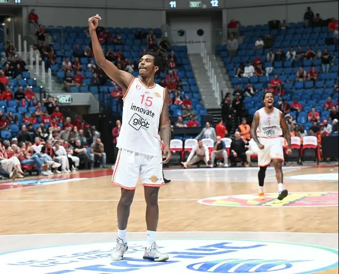 שחקן הפועל העמק קמרון הנרי