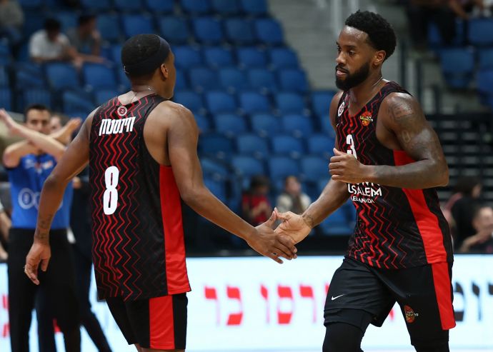 שחקני הפועל ירושלים, קאדין קרינגטון, קשיוס ווינסטון