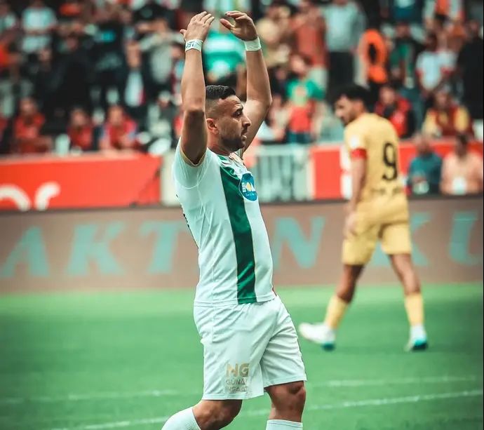 דיא סבע שחקן אמדספור