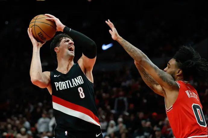 דני אבדיה מול קובי ווייט, פורטלנד בלייזרס מול שיקגו