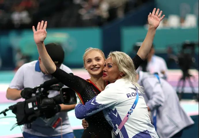 קמליה ווינאה עם בתה, המתעמלת הרומנייה סברינה ווינאה