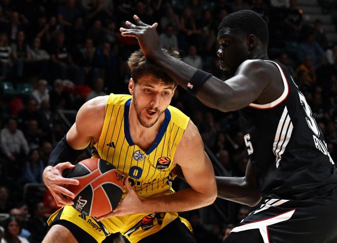 שחקן מכבי תל אביב רומן סורקין