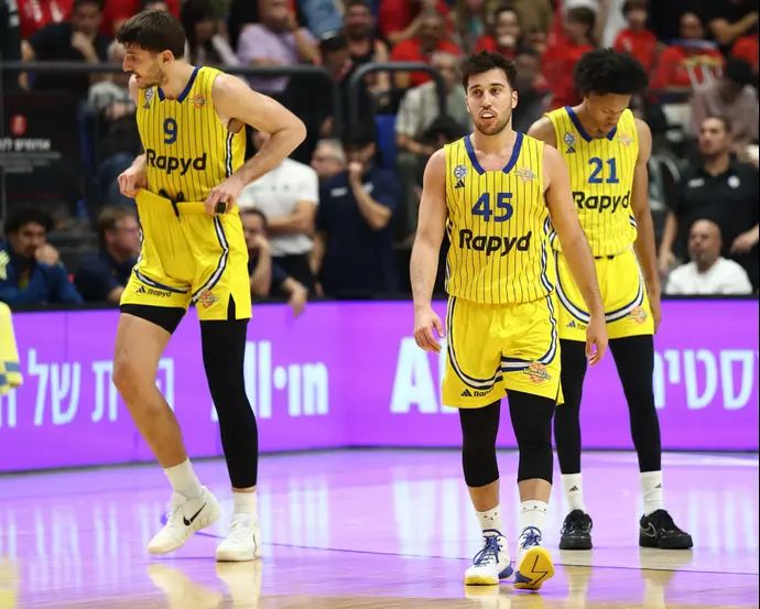 שחקני מכבי תל אביב רומן סורקין, תמיר בלאט, ג'ף דאוטין ג'וניור