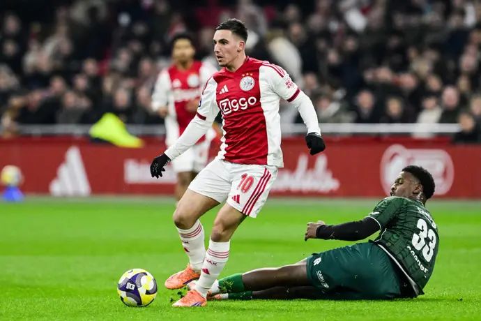 שחקן אייאקס אוסקר גלוך מול אקסלסיור