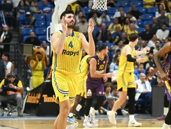 שחקן מכבי תל אביב גור לביא