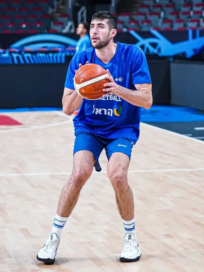 יובל זוסמן שחקן נבחרת ישראל באימון