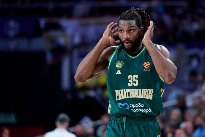 שחקן פנאתינייקוס, קנת' פאריד