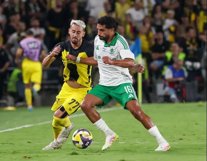 קני סייף שחקן מכבי חיפה מול עומר אצילי שחקן בית"ר ירושלים