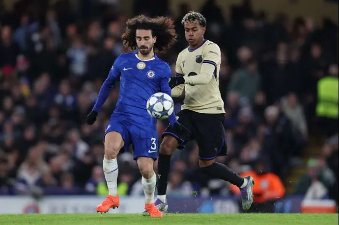 לאמין ימאל מול קוקורייה במשחק של ברצלונה מול צ'לסי