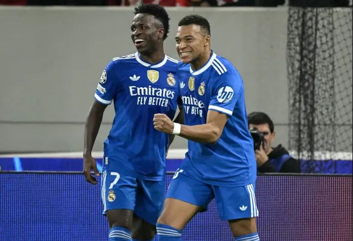 קיליאן אמבפה חוגג עם וינסיוס ג'וניור, ריאל מדריד